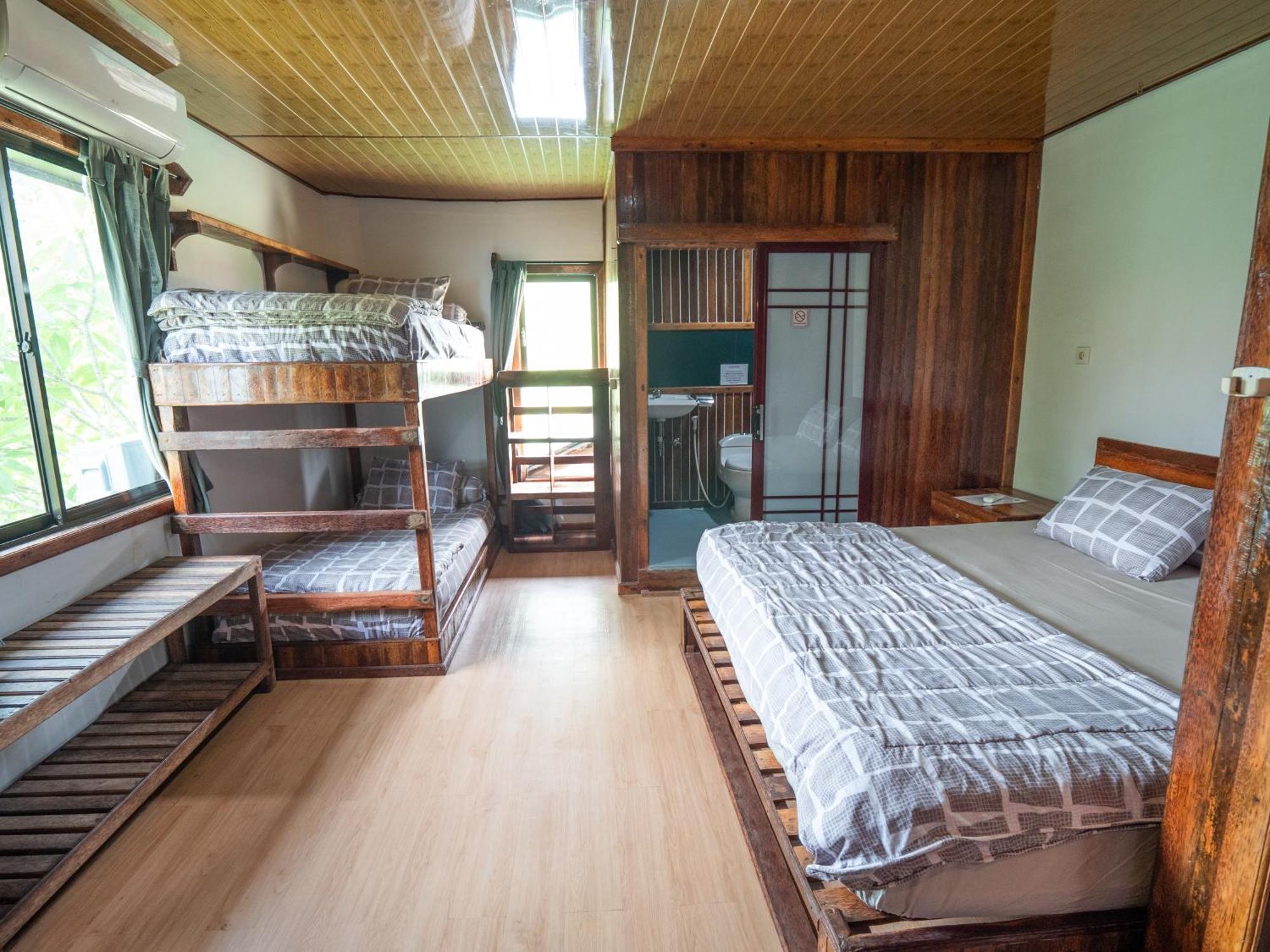 Jamburae Lodge Lagudri Habitación foto